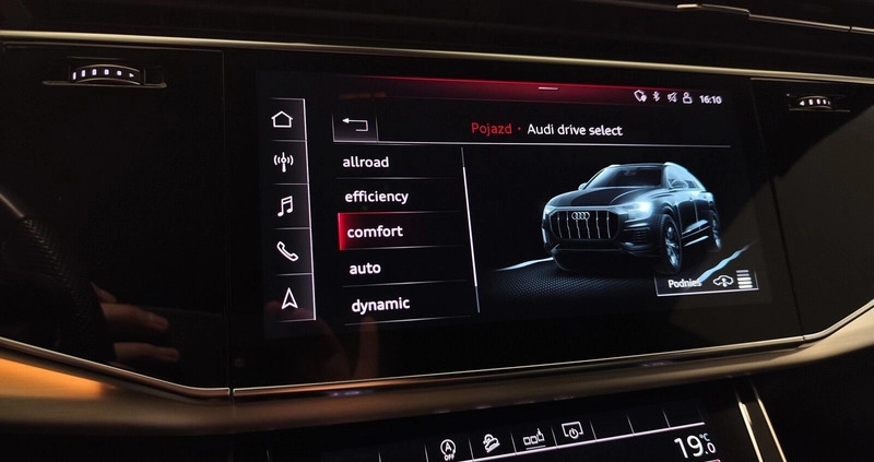 Audi SQ8 cena 430000 przebieg: 63000, rok produkcji 2019 z Kozienice małe 562